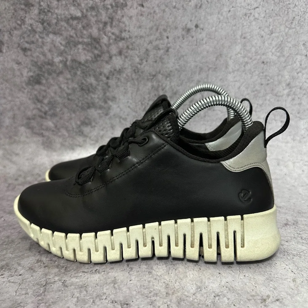 ECCO Gruuv Sneaker Womens 5-5.5 Black Leather Walking Comfort 218203 Low Top